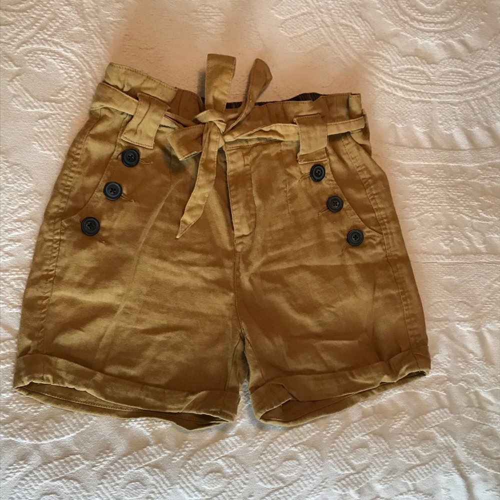 Mustard highwaist paperbag shorts